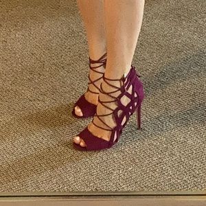 Gorgeous heels. Very sexy and in great condition.